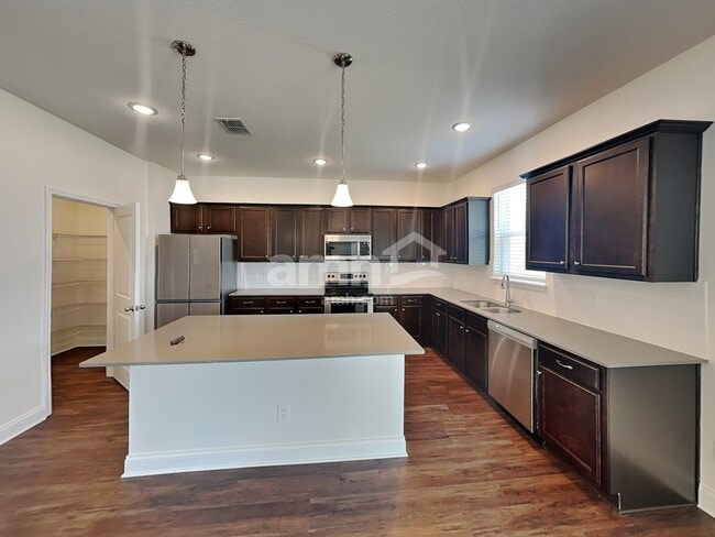 Photo - 1102 Winter Stone St