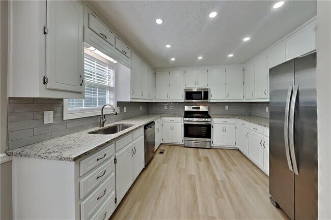 Photo - 1075 Crystal Water Dr SE