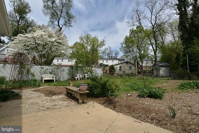 Photo - 305 S Fenwick St