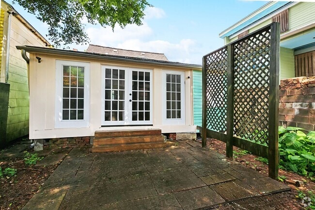 Building Photo - Precious Marigny Cottage! Must See! Rental