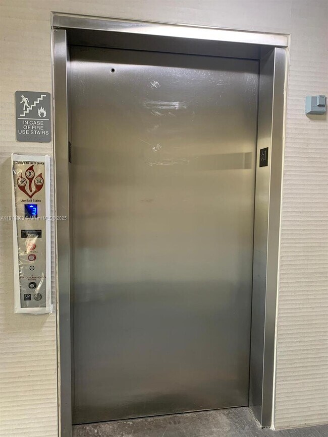 Photo - 8205 Lake Dr Unidad 402