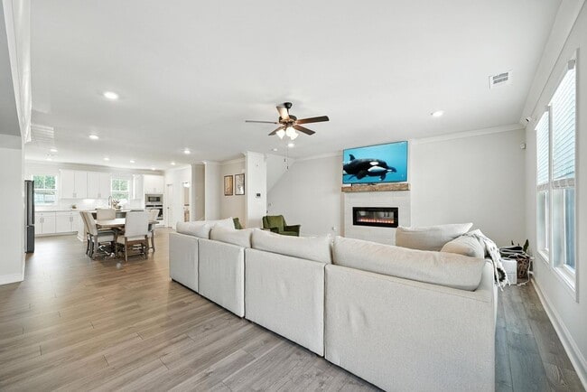 Photo - 3411 Swallowtail Ter