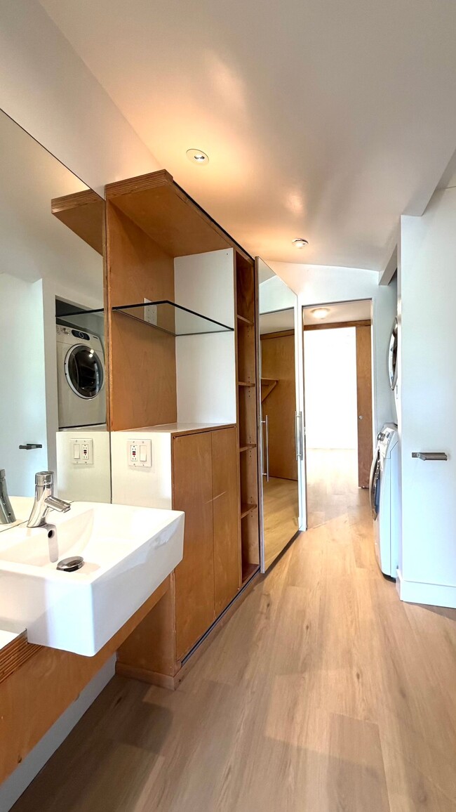 Photo - 2306 Teviot St