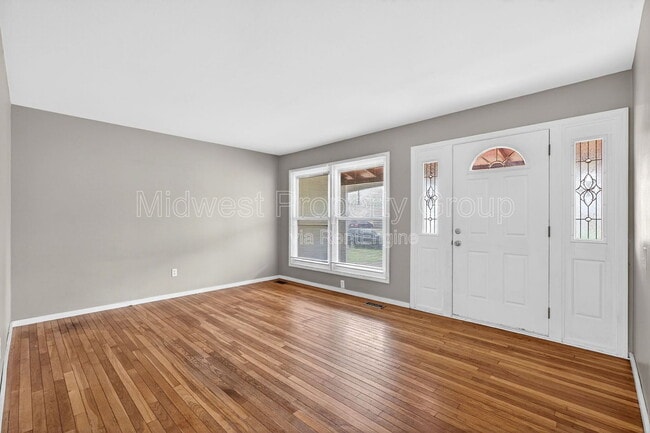 Photo - 1165 Lees Ln