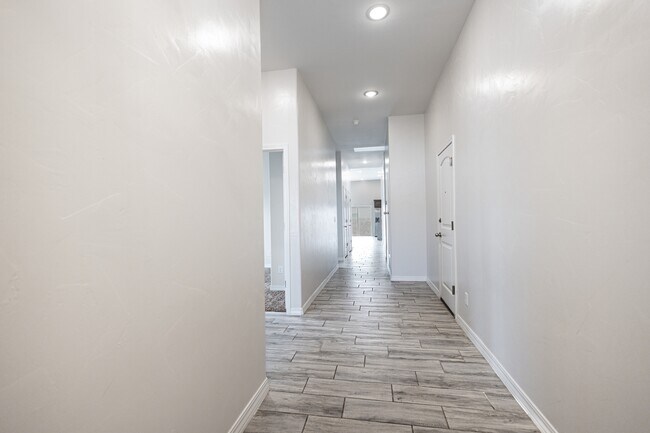 Photo - 14852 Mike a Mendoza Ave