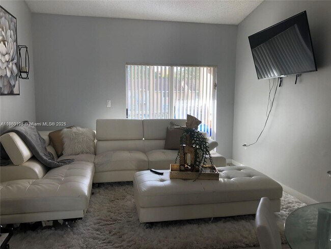 Photo - 2228 SW 80th Terrace Unidad 2228