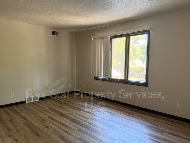 Building Photo - 1224 W Monroe St Unit Apt 5