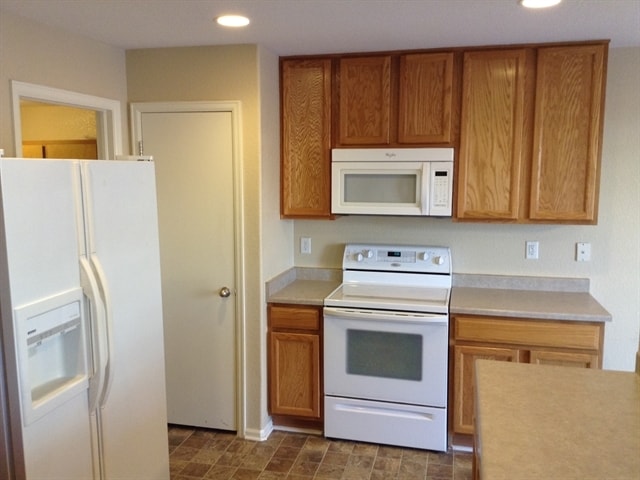 Photo - 595 E 77th Ave