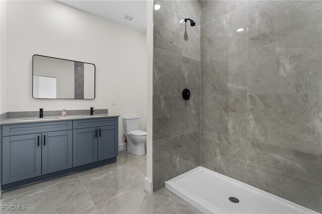 Photo - 1134 Cummings St E