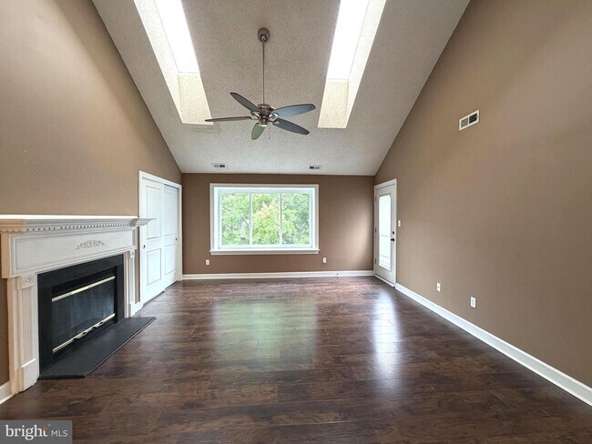 4920 Dunbarton Rd Unit B
