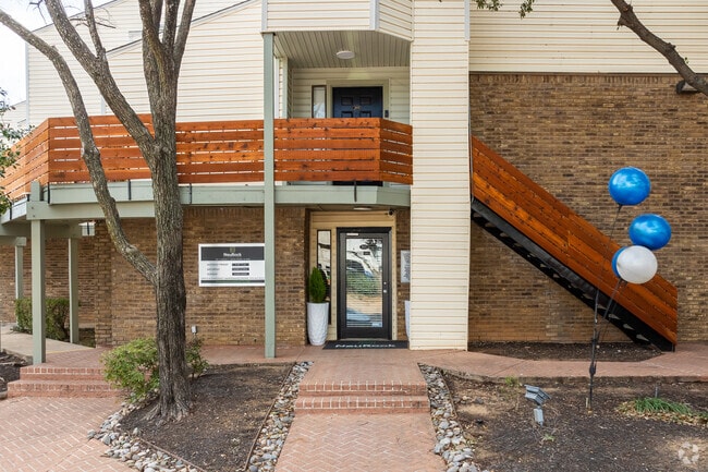 Leasing Office - NeuRock of Meadow Green