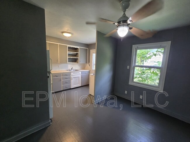 Photo - 221 Madison St