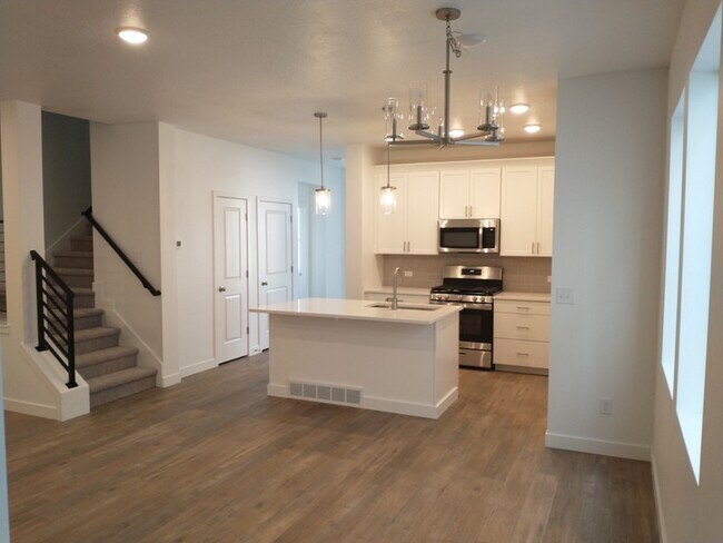 Photo - 9751 Featherstone Dr