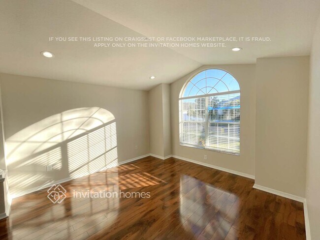 Photo - 1825 Leybourne Loop