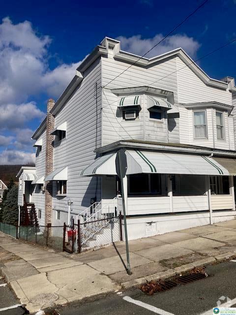 Building Photo - 501 E Bertsch St Rental