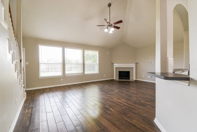 Photo - 216 Meadowhill Ln