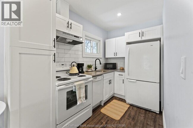 Photo - 135 William St N