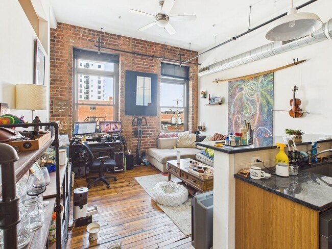 Photo - 1322 W Broad St