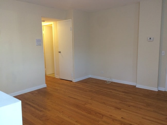Building Photo - 2118 W Berwyn Ave Unit 1S