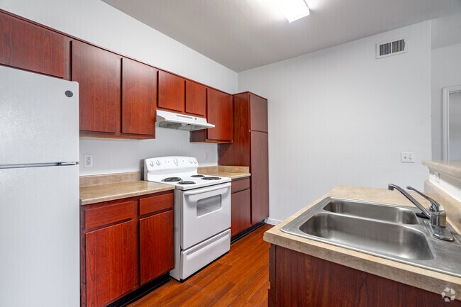 1BR, 1BA -762SF - Cypress - Kitchen - Prospect Point