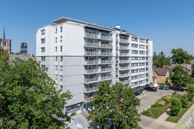 Photo - Four Seasons