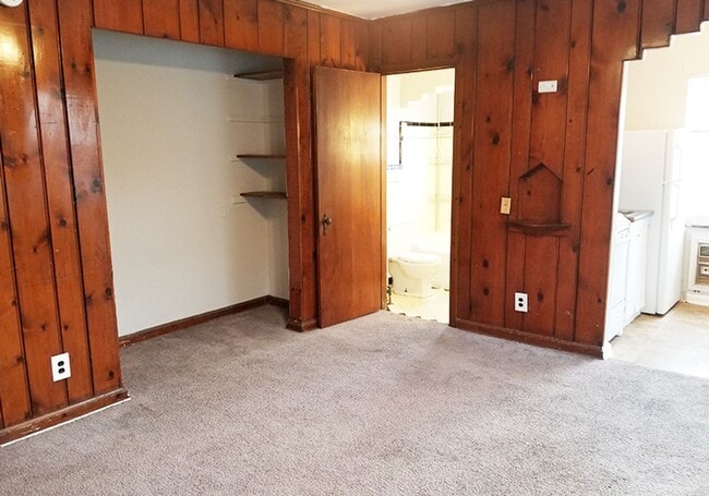 Building Photo - 960 Ludlow Ave Unit 960-04