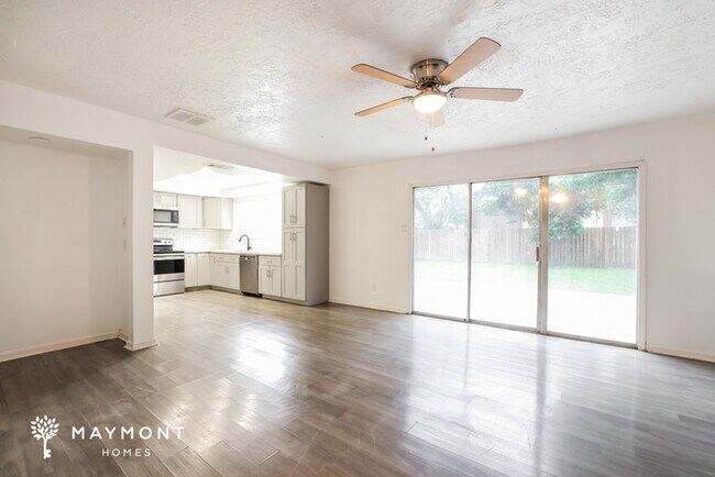 Photo - 8407 Old Meadow Ln