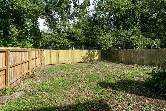 Building Photo - 1987 Erline Dr