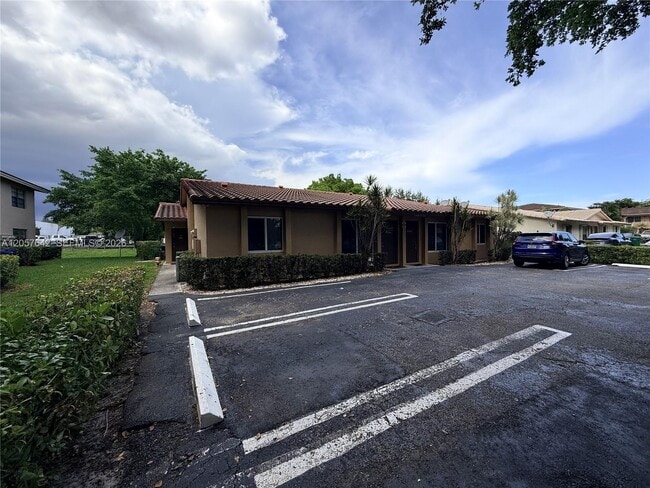 Photo - 10835 NW 45th St Unit 10835