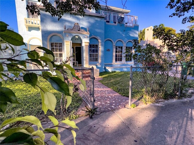 Building Photo - 1845 SW 11th St Unit 2 Rental