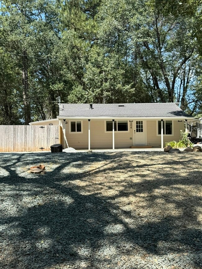 Photo - 204 Lambert Ln