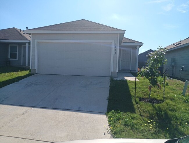 Photo - Modern 4 Bedroom Home in Silos Community!