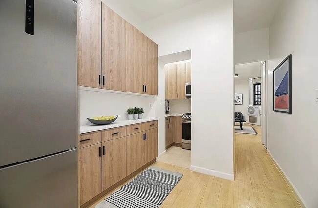 225 W 20th St Unit 5E