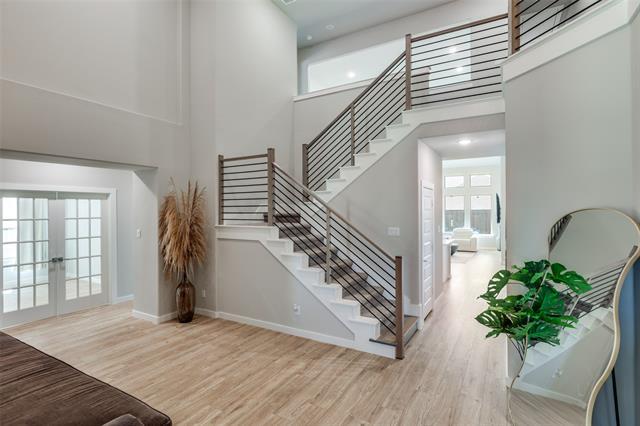 Photo - 352 Community Dr