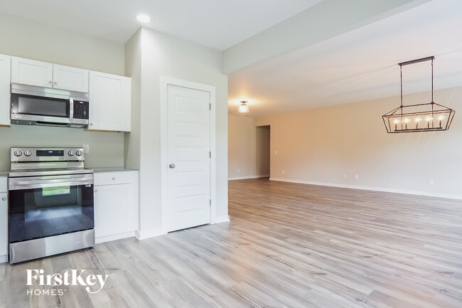 144 Crossroads Cir
