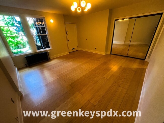Photo - Historic Nob Hill Studio Condo at Patricia Court – Walk to NW 23rd