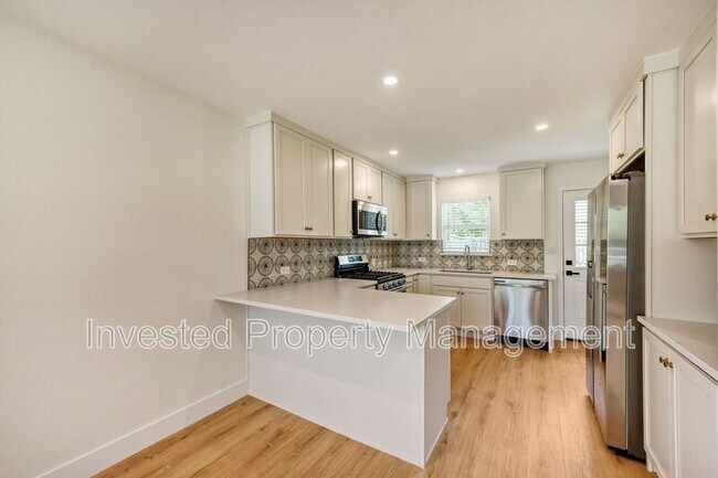 Photo - 3641 Josephine St