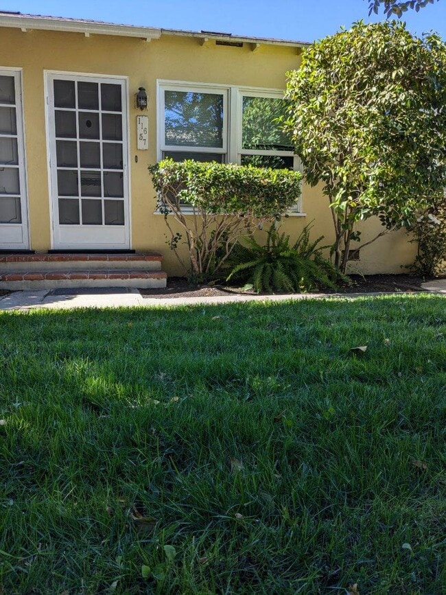 Outside front door - 11657 Magnolia Blvd Apartments Unit 11657 Magnolia Gardens