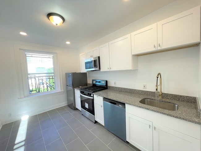 Photo - 107 Parkhurst St Unit 2