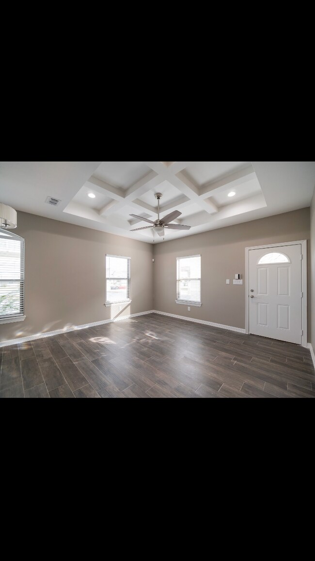 2011 Taft St Unidad Available #3