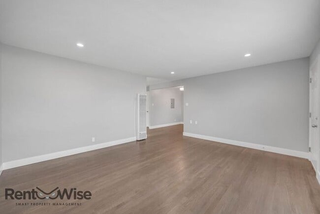 Photo - 1600 5th Ave