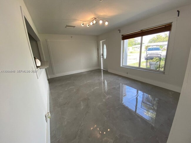 Photo - 112 Ronald Rd