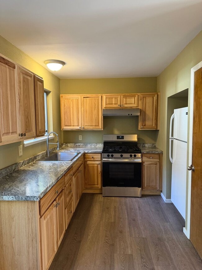 Building Photo - 916 Merced Ave Unit Lower
