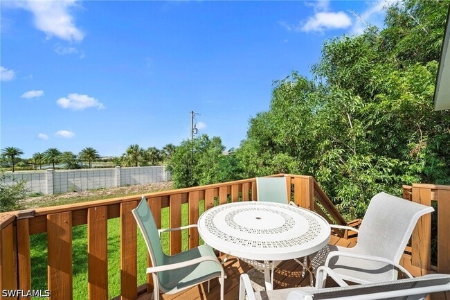 Photo - 3260 Woodside Ave
