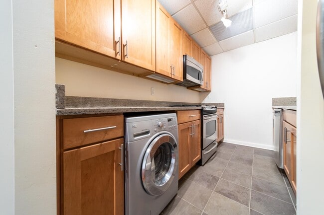 Photo - 227 CHRISTOPHER COLUMBUS Dr Unit 333