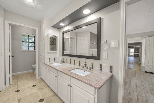 Photo - 5147 Beechnut St
