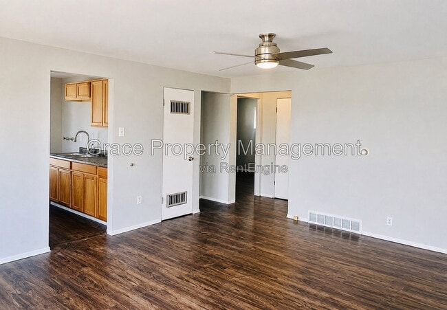 Photo - 595 W Dartmouth Ave