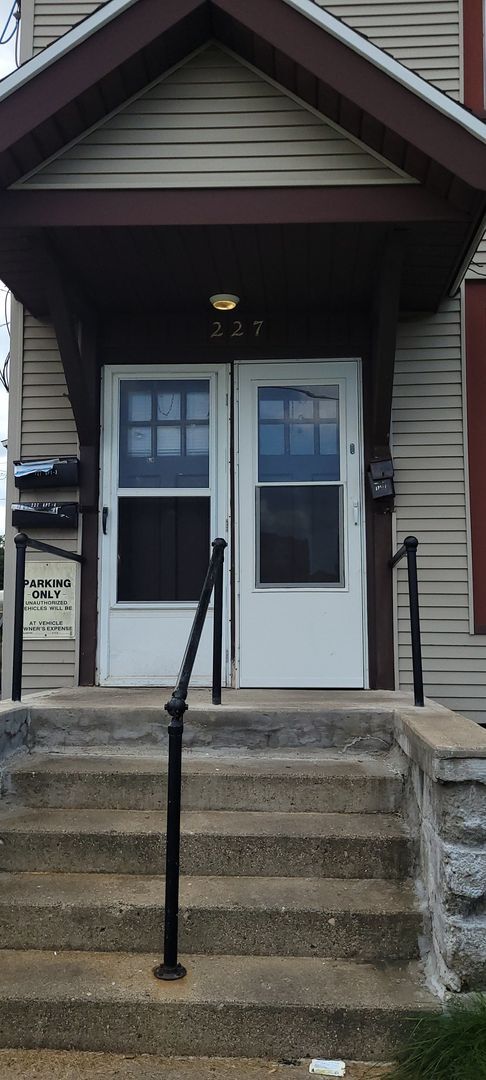 Photo - Washington - 225/227 Unit 227 - Apt. 2