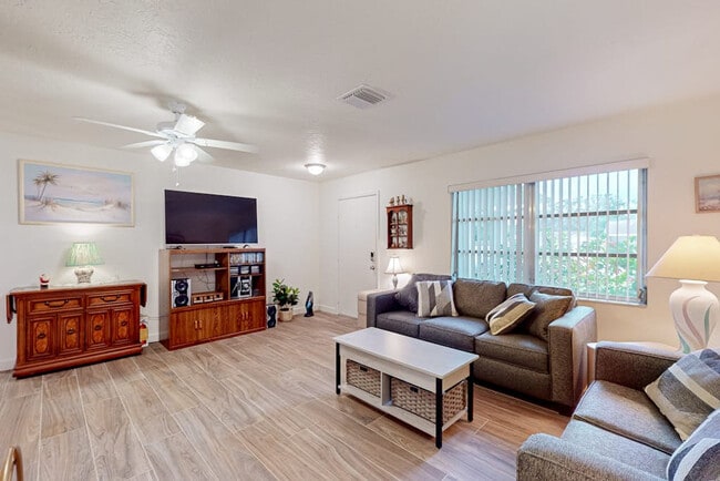 Photo - 5887 Whistlewood Cir Unit SI ID1591533P