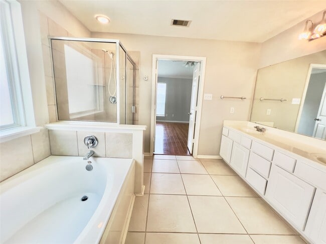 Photo - 9912 Western Ridge Way